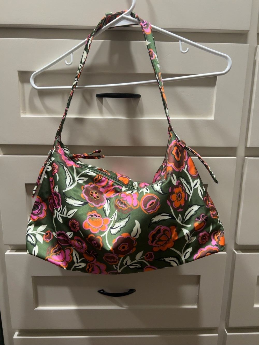 NWOT Vera Bradley Hobson Hobo bag— Olive Floral